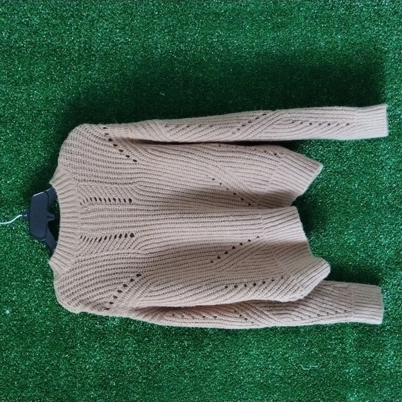 Elizabeth and James sweater - Picture 4 of 4